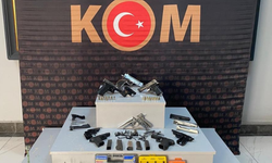Çok sayıda ruhsatsız silah ele geçirildi