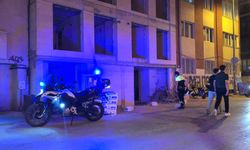 Eskişehir'de yolu kapatan tuğlalara polis müdahalesi
