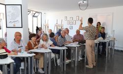 Emek Kafe'de kıdemli vatandaşlara özel kurslar
