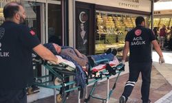 Giyim mağazası önünde aniden bayıldı, hastaneye kaldırıldı