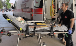 Sürgülü kapının altında kalan çocuk ağır yaralandı