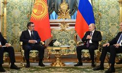 Putin, Kırgızistan Cumhurbaşkanı Caparov ile görüştü