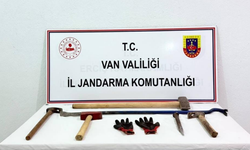 Kaçak kazı yapan 3 kişi yakayı ele verdi