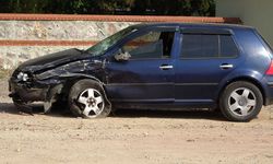Kocaeli'de otomobiller çarpıştı: 2'si çocuk 8 yaralı
