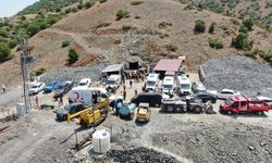 Elazığ'daki göçükte çalışmalar 4 saattir sürüyor