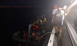 Kuşadası açıklarında 21 düzensiz göçmen kurtarıldı