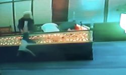 Namazını bozan imam yüksekten düşen çocuğu havada yakaladı