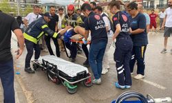 Bisikletten düşen çocuğun bacağına direksiyon saplandı