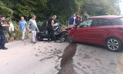 Otomobiller çarpıştı: 4 yaralı