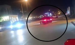 Drift atarken kameraya yakalanan sürücü dereye uçtu