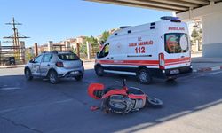 Otomobil ile motosiklet çarpıştı: 1 yaralı