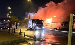 Kartal'da balıkçı barınağı alev alev yandı