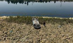 Otomobil 5 metrelik şarampole devrildi, sürücü yara almadan kurtuldu