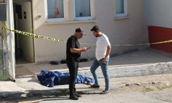 56 yaşındaki adam yaşadığı evin önünde ölü bulundu