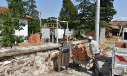 Yukarıkuzfındık Mahallesi'nde bulunan caminin şadırvan ve tuvaletleri yenileniyor