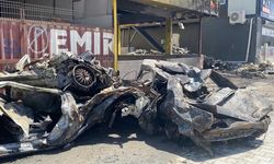 Korku dolu anlar: İşyeri ve hurda araçlar alevlere teslim oldu