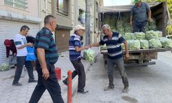 Eskişehir'de üretici tepkisini böyle gösterdi: 5 ton biberi vatandaşa dağıttı