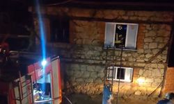 Tavşanlı'da çıkan yangında 4 ev kullanılamaz hale geldi