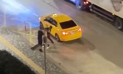 Bıçaklı dehşet: Önce kadını yumrukla sonra yanındaki arkadaşına bıçakla bıçakla saldırdı