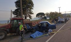 Otomobil park halindeki traktöre çarptı: 1 ölü