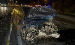 Otomobillerin çarpıştığı kazada 1 kişi öldü, 2 kişi yaralandı