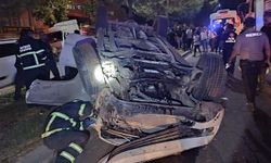 Batman'da hafif ticari araç devrildi: 2 yaralı