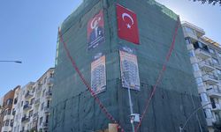 Her yer Türk bayrakları ile süslendi