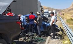 Karayolda feci kaza: 3 ölü, 2 yaralı