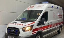 Sürücüsünün direksiyon hakimiyetini kaybettiği otomobil takla attı: 4 yaralı