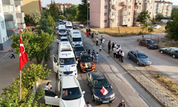 Eskişehir'de sünnet düğününe servis araçlı konvoy damga vurdu