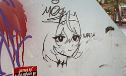 Çöp kutusunun üzerine çizilen 'anime kızı' dikkat çekti