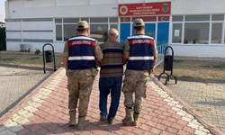 Dolandırıcılık suçundan aranan şahıs, kardeşinin evinde yakalandı