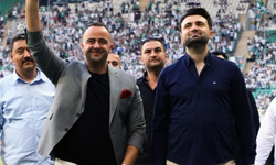 Taraftarı selamladılar
