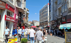 Eskişehir'de vatandaşlar çarşıya akın etti