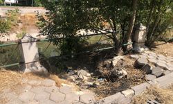 Eskişehir'de kanal çevresi tehlike saçıyor