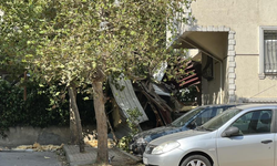Rüzgar nedeniyle 7 katlı binanın çatısı uçtu