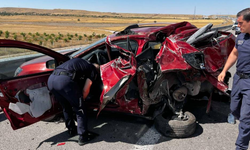 Tır otomobile arkadan çarptı: Ölü ve yaralılar var