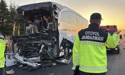 TEM’de yolcu otobüsü ile soğan yüklü kamyon çarpıştı: 1 ölü, 10 yaralı