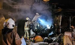 Avcılar’da çorap üretim atölyesi alevlere teslim oldu