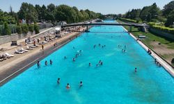 Eskişehir'de yapay plaj ziyaretçi akınına uğradı