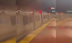 New York'ta metro istasyonlarını su bastı