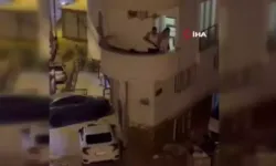 Balkona iç çamaşırı ile çıkınca komşuları uyardı: ‘Mahalle erkek görsün' diyerek tüfekle etrafa tehditler savurdu