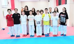 Karateciler mutlu