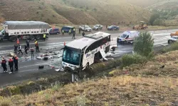 Otobüs kazası, 3'ü ağır 18 yaralı