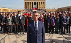 CHP lideri Özel, Anıtkabir’i ziyaret etti