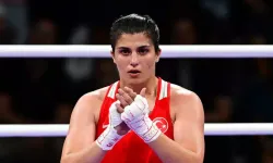 Busenaz Sürmeneli, Dünya Boks Şampiyonası'nda çeyrek finalde