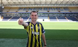 Kerem Aktürkoğlu, Fenerbahçe ile 4 yıllık sözleşme imzaladı
