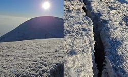 Ağrı Dağı'nın zirvesinde buzul çatlakları görüntülendi