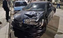 Alkollü traktör sürücüsü 3 araca çarparak durabildi