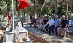 Filistin şehidi Ayşenur mezarı başında dualarla anıldı